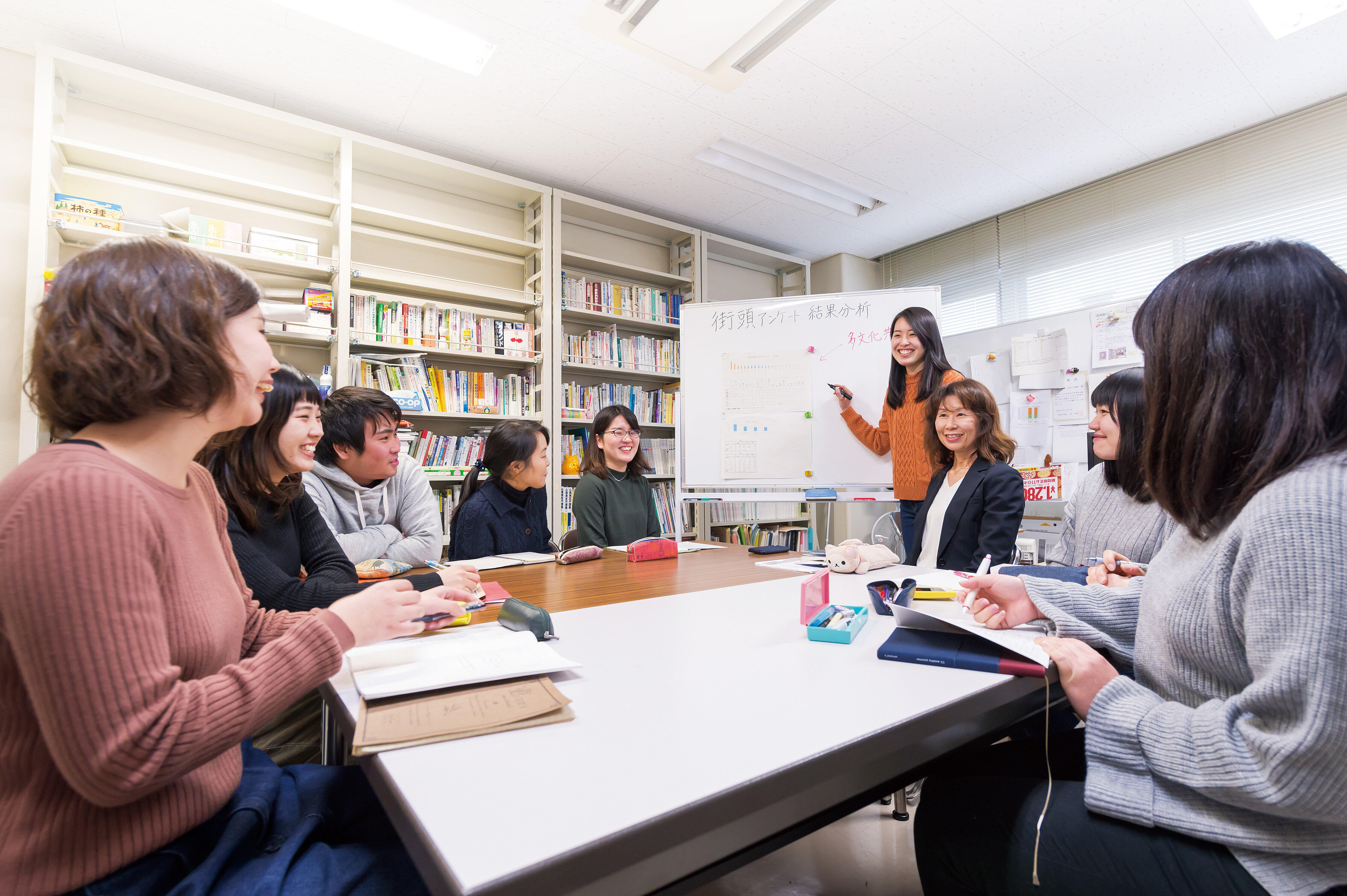 人文社会科学部の講義風景の写真