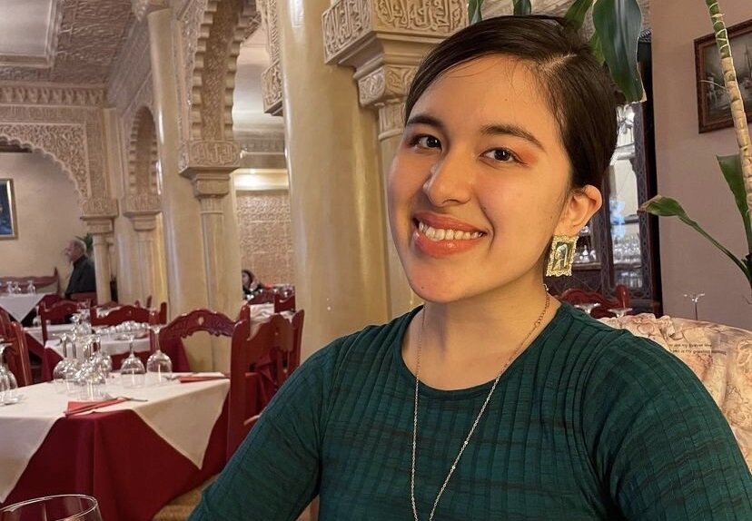 【学生インタビュー】スペインへ留学中・人社3年須摩さんにきく　<br>留学生活や将来の目標について