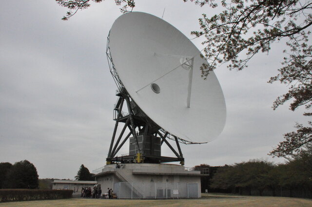 parabolic_antenna1.JPG