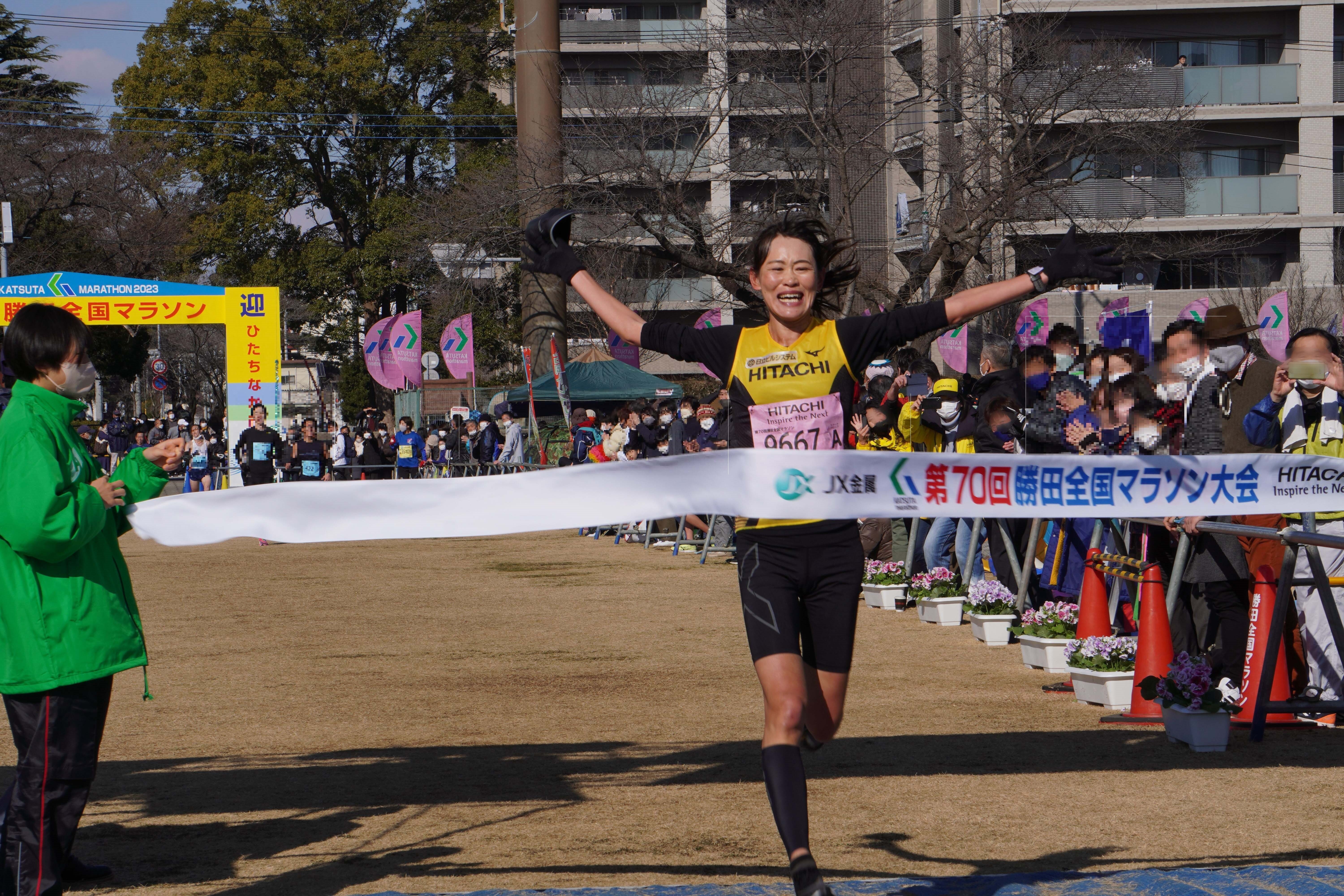 勝田マラソン優勝で有終の美を飾る<br>教育学部卒のアスリート・石澤ゆかりさんが現役を引退