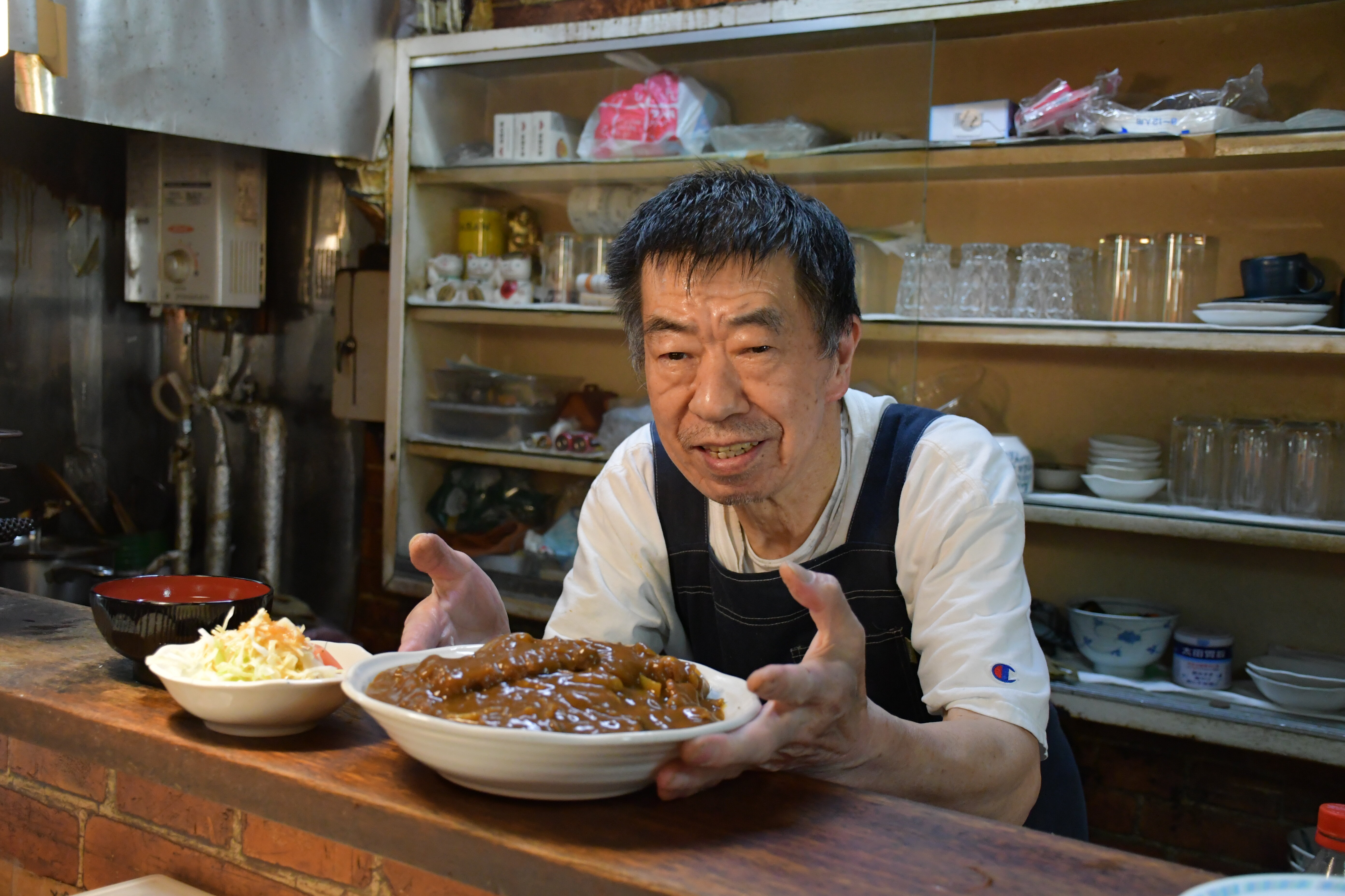 38年間大盛りカレーで茨大生の胃袋を満たし続ける <br>レストラン ピッチャーゴロ