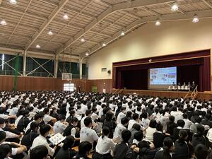 学長・理事らが下妻一高・附属中を訪問　中高生と対話―大学での