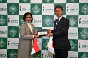 インドネシアのガジャ・マダ大学からエミリア学長らが来学―教育・研究の交流強化へ 新しいレベルでの連携を