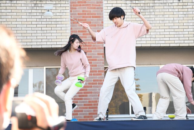 スウェット同好会（Aステージ）の学生の写真