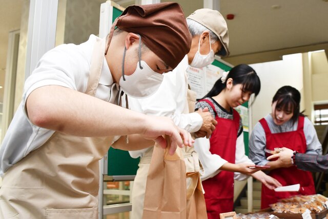 〈学福連携〉で学内カフェ運営！<br>－教育学部の学生たちがiOPとして活動