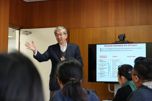 三村名誉教授の写真