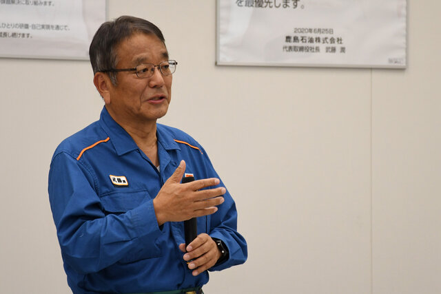 挨拶する武藤社長の写真