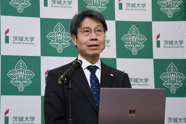 学長の写真