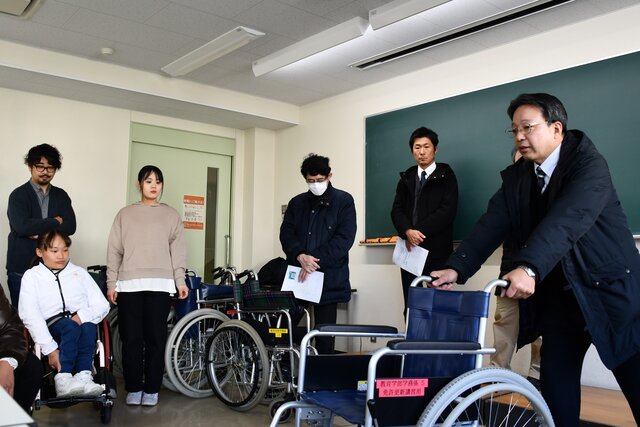 教育学野で車いす講習会―誰もが安心して通える大学に向けて