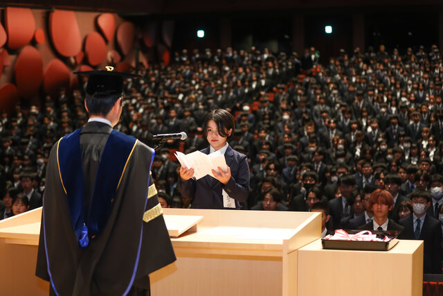 入学生代表宣誓