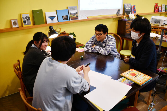 哲学カフェグループワークの様子
