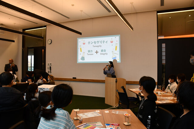 高岡さんの解説の様子