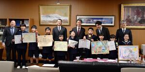 教育学部附属学校の児童たちが学長を表敬訪問