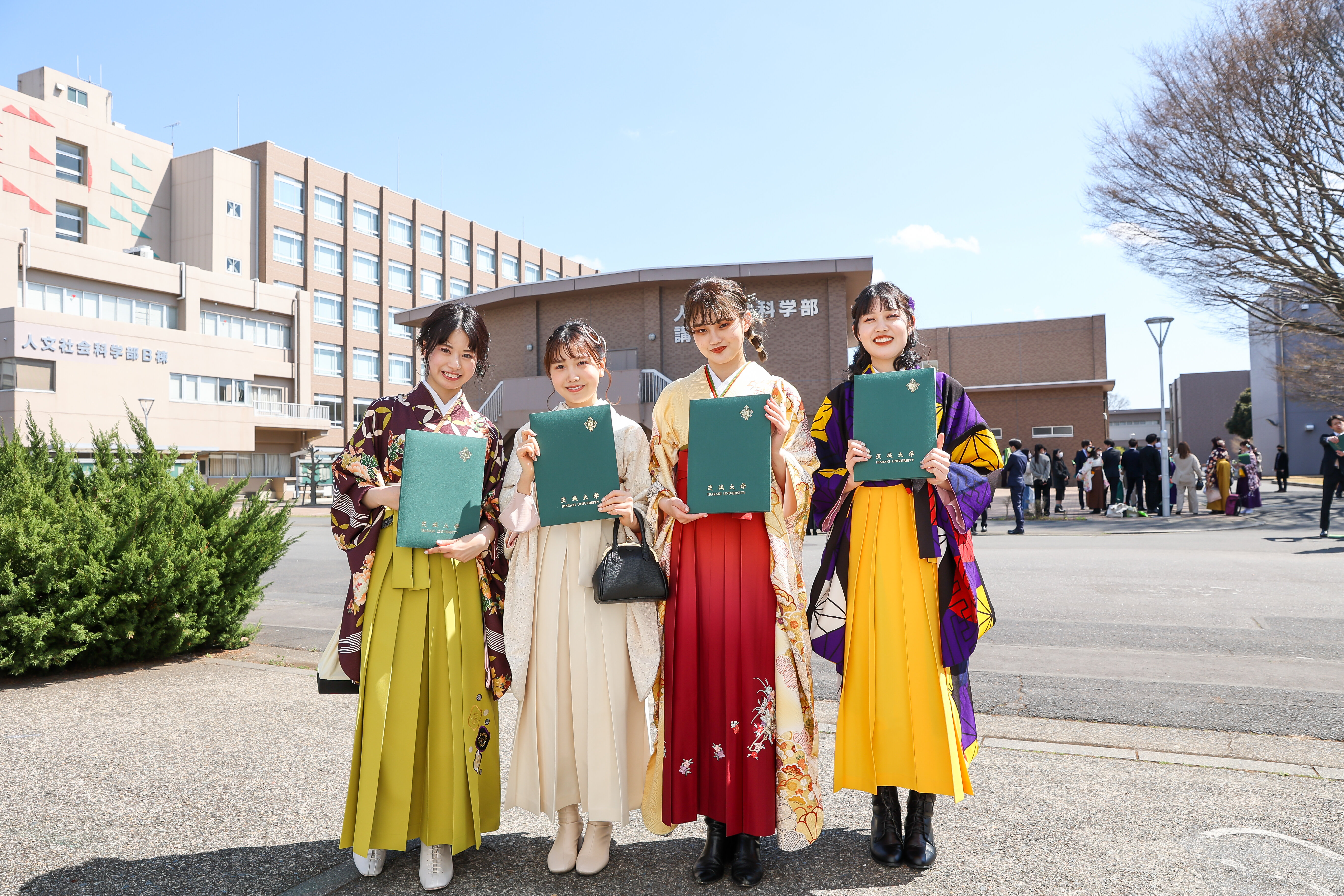 卒業おめでとう 動画 写真で振り返る令和2年度卒業式 学位記伝達式 News 茨城大学