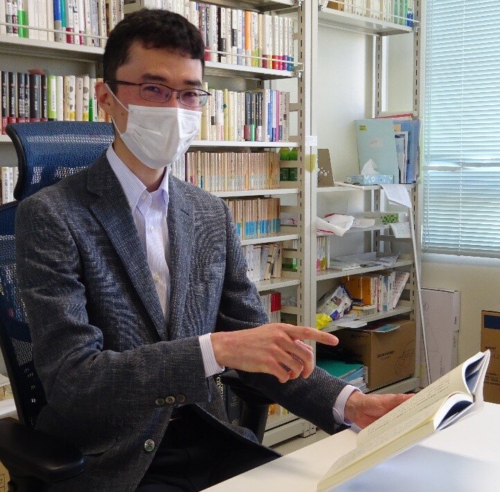 ホッブズの政治学 著者 上田悠久講師 人文社会科学の書棚から News 茨城大学 ホッブズの政治学 著者 上田悠久講師 人文社会科学の書棚から News 茨城大学