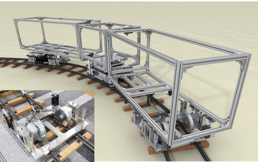 水野さんたちが研究室で製作した模型車両（左下は台車部分の写真）