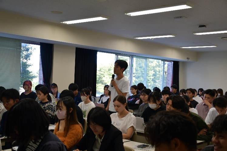 講義の様子３